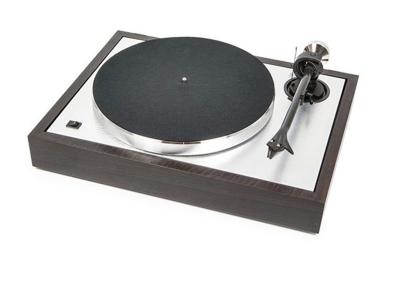 Pro-Ject The Classic Sub-chassis Turntable with 9" Carbon/Aluminium Sandwich Tonearm (Eucalyptus)