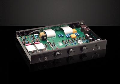 BRYSTON BP26 Preamplifier with Built-in MM/MC Phono